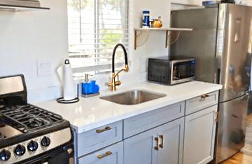 Paso Robles House | Ranch House Bungalow - Designer bungalow with views, pool, fire pit, hiking