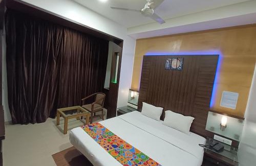Shivajinagar Hotel | Rapid Lakme Executive Hotel