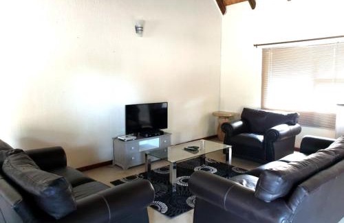 Hoedspruit Apartment | Raptors Wildlife Escapes