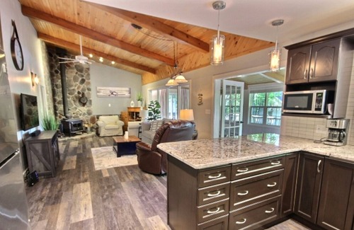 Bracebridge Cottage | Rare beach in Muskoka