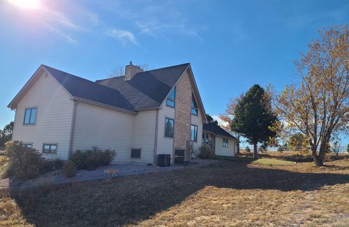 Westridge House | Rare country setting near Highlands Ranch, Littleton & Chatfield State Park