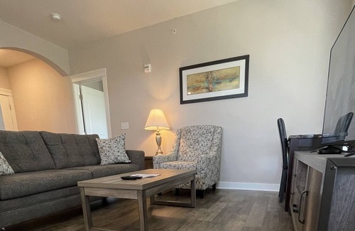 Carmel Apartment | RARE find! 3 bedrooms! Upscale Carmel!