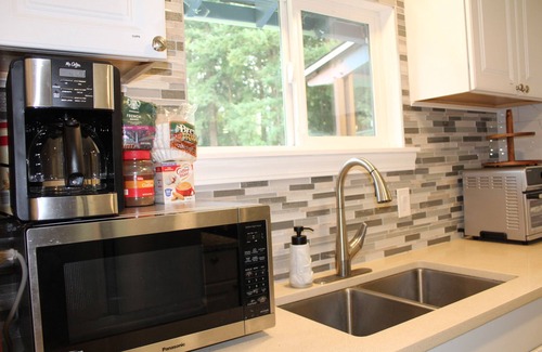 Federal Way House | Rare find. House private, nice, peaceful and quiet. Renovated 08/2023.