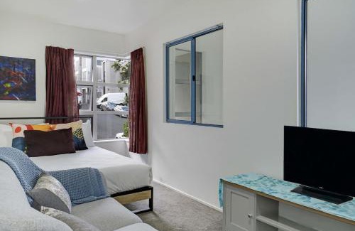 Grafton House | Rare Find Large TownHouse 4BR 2Bath Garage