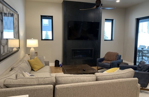 Whitefish House | Rare Find - Newer Construction close to town & beach!