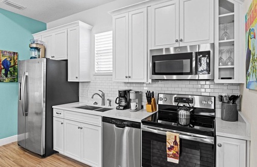 West Kissimmee House | Rare Margaritaville 2BD Hot Tub Model Cottage "Some Beach House" near Disney