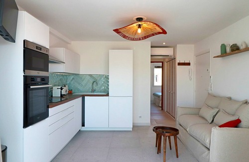 Antibes City Centre Apartment | Rare! Oasis Btw Old Antibes & Beach
