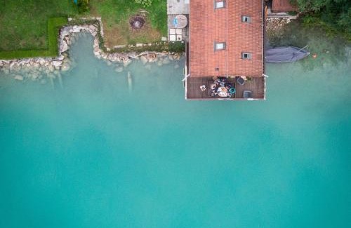 Aiguebelette-le-Lac Ski Chalet | Rare petit chalet sur le lac barque à rames clim