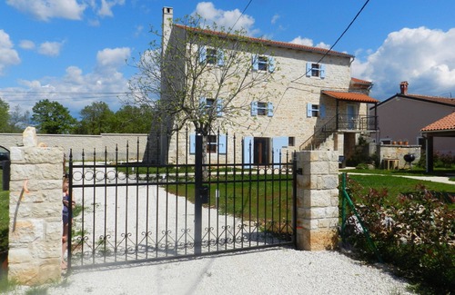 Modrusani Villa | Rare stunning original converted Istrian stone villa. 5 rooms. 14pax