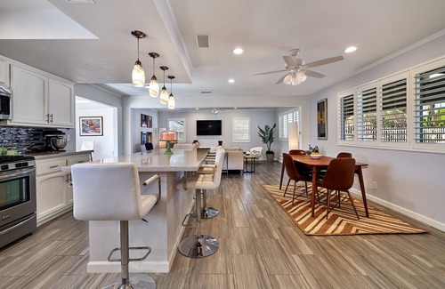 Rancho Mirage House | Rat Pack Swagger - Mid-Century Modern in quiet neighborhood of Tamarisk Heights
