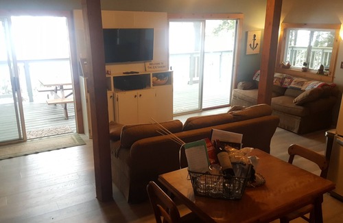 Alton Bay House | Rattlesnake Island Retreat (Boat Required)