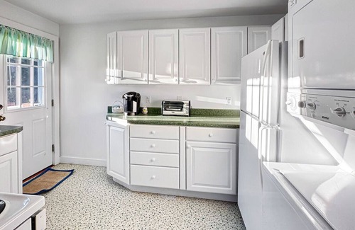 Ogunquit House | Raven's Nest: Charming 2 BR home in the heart of Ogunquit - perfect for families or small groups