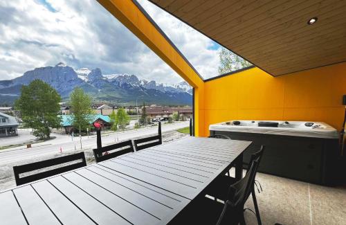 Teepee Town House | Raven's Peak 105 - Ultra luxe Mountain Retreat