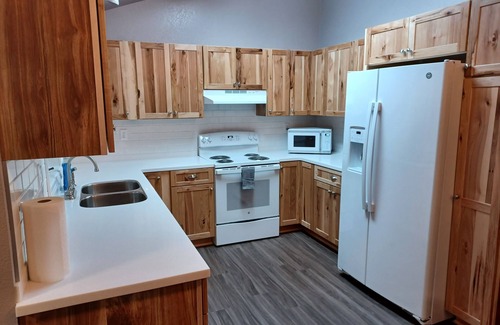 Kodiak House | Raven's Roost - Beaver Lake