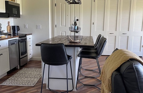 Bend Condo | Ravens Ridge at Seventh Mountain Guest Favorite: Cozy Top Floor Retreat!