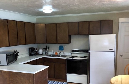 Mendenhall Valley House | Raw Gold - Affordable, Near Mendenhall Glacier, Trails, and Conveniences - DISCOUNTS ON TOURS!