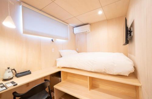 Iida Hotel | raw