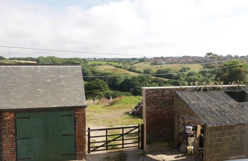 Whitby Cottage | RAW PASTURES, family friendly, with a garden in Whitby