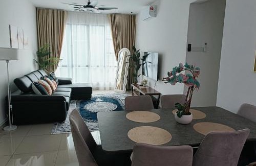 Central District Apartment | Raycation Homestay