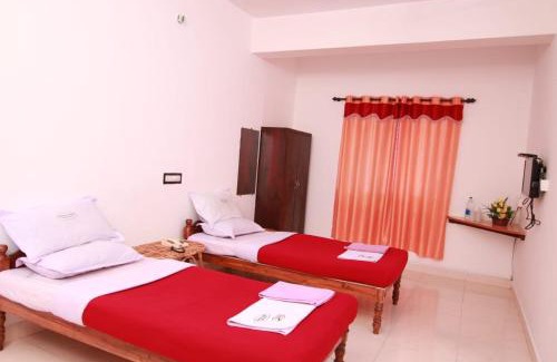 Vazhayil Hotel | Rays Inn Thekkady