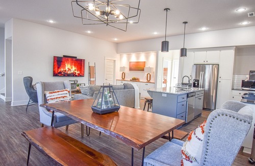 Fayetteville House | Razorblock North - 1 mi from DT - 3 blocks to UofA