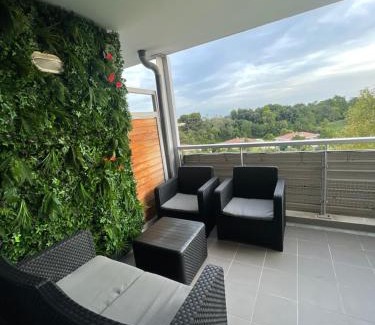 Sainte-Marthe Apartment | RB Home