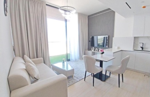 Jumeirah Village Circle Apartment | RBE Vacation Homes-Enjoy Marina View- Binghatti Corner