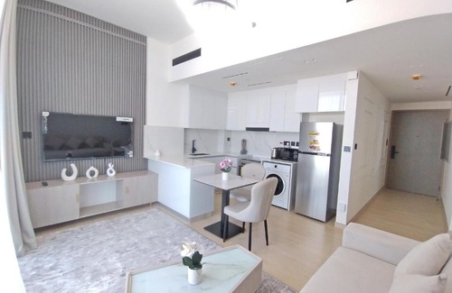 Jumeirah Village Circle Apartment | RBE Vacation Homes-Enjoy Marina View- Binghatti Corner