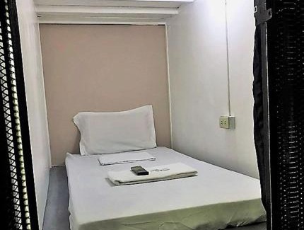 Highway Hills Hotel | RDC - Mariveles Transient Capsule