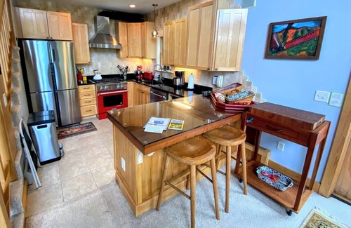 Bretton Woods House | RE53 Beautiful Bretton Woods slopeside home, amazing views! AC, Hot Tub, Pool Table, Dog Friendly!