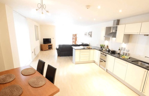 Reading City Centre Apartment | Reading Modern Two Bedroom Apartment