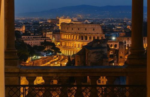 Repubblica House | REALE COLOSSEO TREVI HOME - private garden