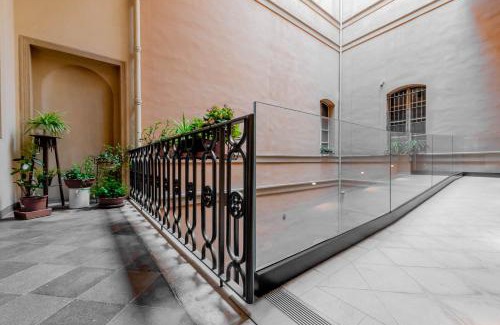 Santo Stefano Apartment | Realkasa Luxury S.Orsola Apartments
