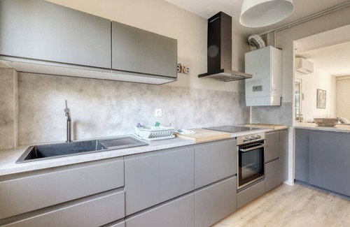 La Faviere Apartment | Recent T3 in residence with swimming pool in La Favière