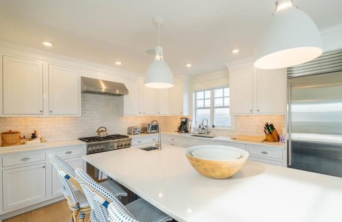 Avalon House | Recently Built, Well Maintained Home with a Pool