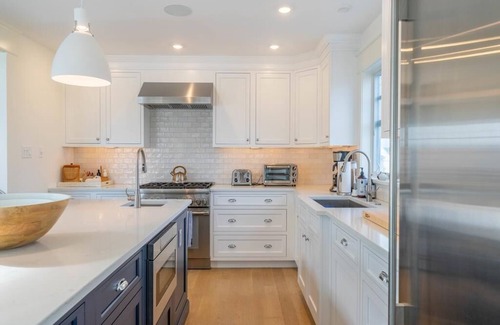 Avalon House | Recently Built, Well Maintained Home with a Pool