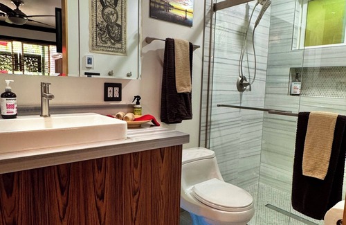 Fire Mountain House | RECENTLY REMODELED! 05/25nWelcome to Kaza Kokos! One or two bedrooms available