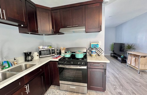 Santa Ana House | Recently Renovated: 4BR-3BA Oasis Near Disneyland