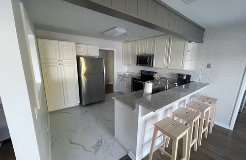 DeLand House | Recently Renovated Lakehouse on Lake Talmadge