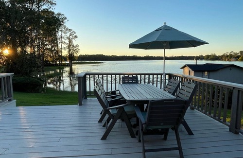 DeLand House | Recently Renovated Lakehouse on Lake Talmadge