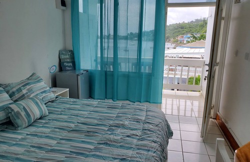 Castle Comfort Hotel | Recently renovated Poolfront hotel close to Roseau