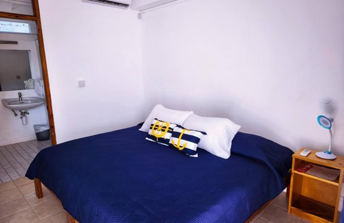 Castle Comfort Hotel | Recently renovated Poolfront hotel close to Roseau