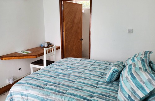 Castle Comfort Hotel | Recently renovated Poolfront hotel close to Roseau