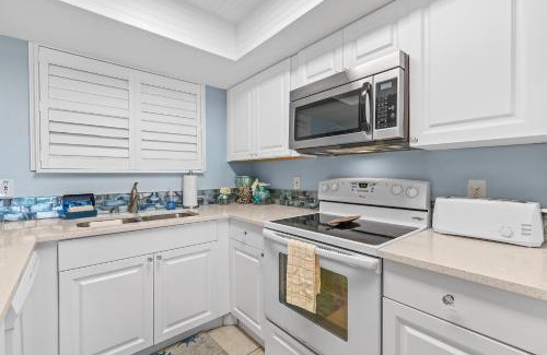 New Smyrna Beach House | Recently Updated Oceanfront Condo! Views & a Pool