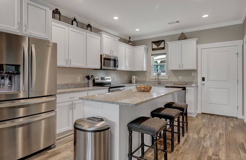 Lake Hamilton Condo | Recharge with a Lake Break!