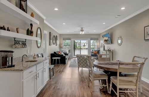 Lake Hamilton Condo | Recharge with a Lake Break!