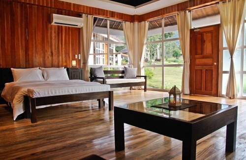 Casiguran Hotel | Recidencia Del Hamor