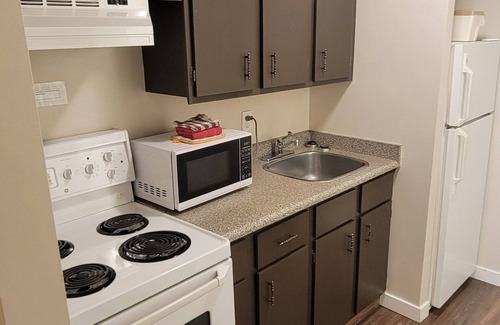 Central Okanagan Hotel | Recreation Inn & Suites