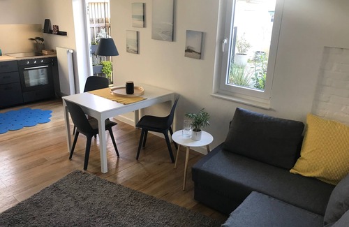Doese Apartment | Recreation on the North Sea, green beach in Cuxhaven's Grimmershörn Bay.