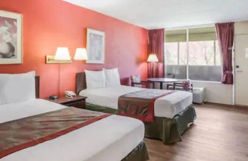 Harleigh Hotel | Red Carpet Inn Hazleton